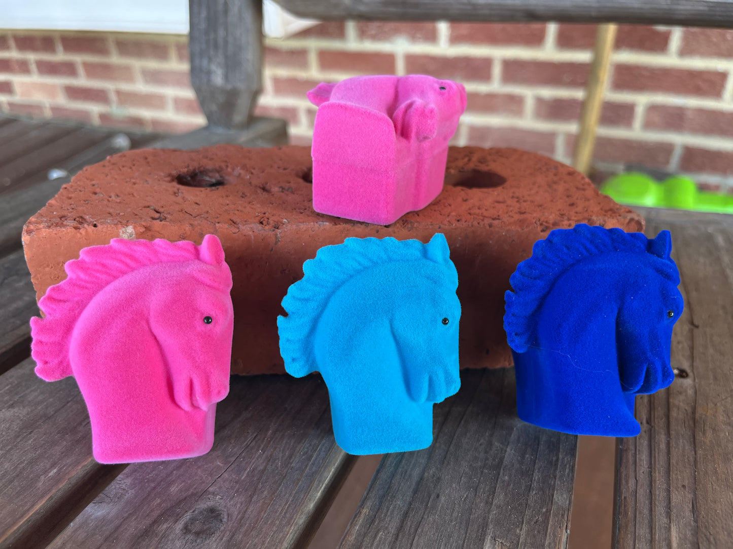 Horseshoe Necklaces!